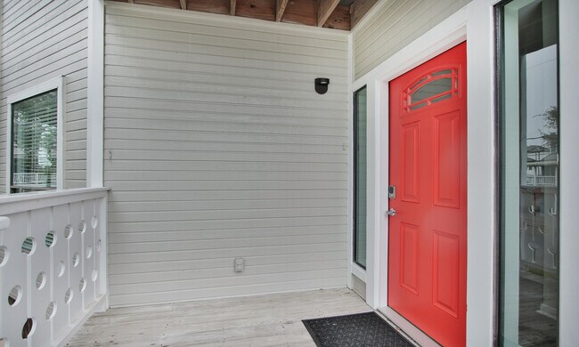 Building Photo - 131 Pine Rd