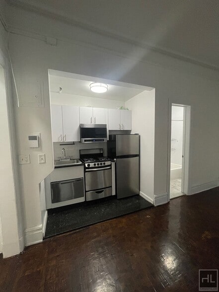 Building Photo - East 80th Street