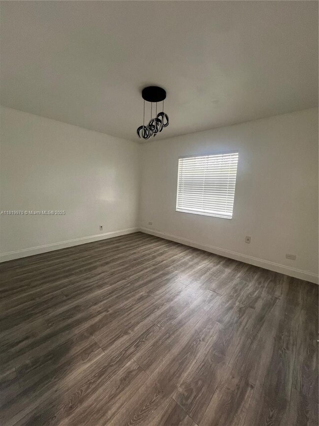 Building Photo - 6701 NE Miami Pl