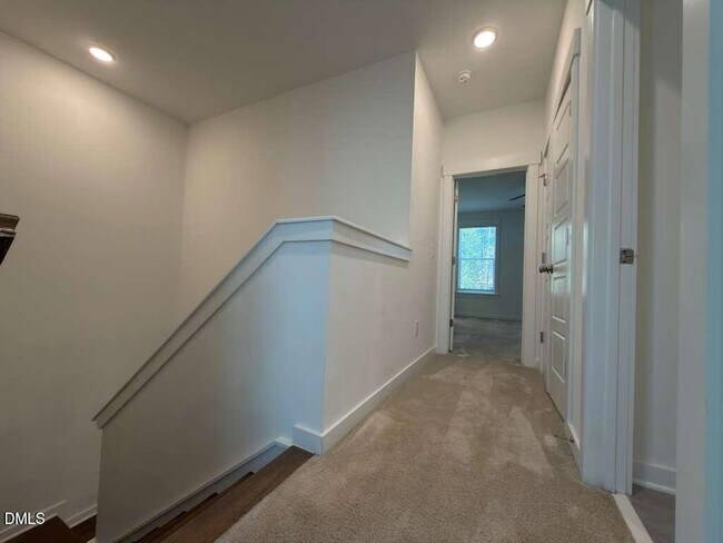 Building Photo - 1802 Stroup St