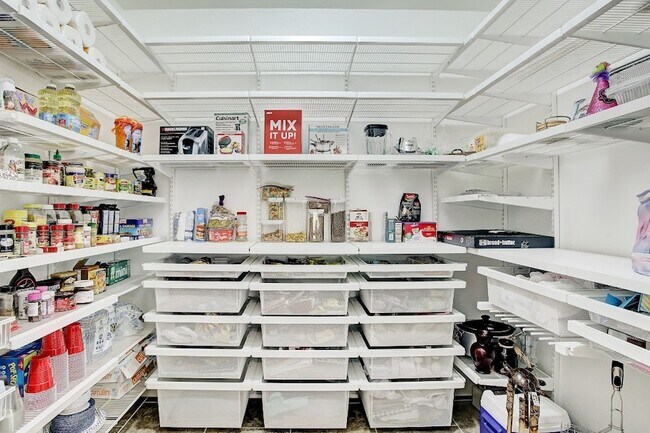 Building Photo - 9914 Slover Creek Ln