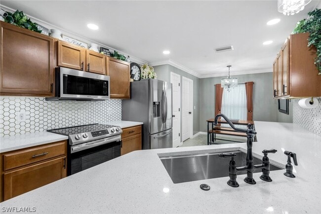 Building Photo - 740 Evening Shade Ln