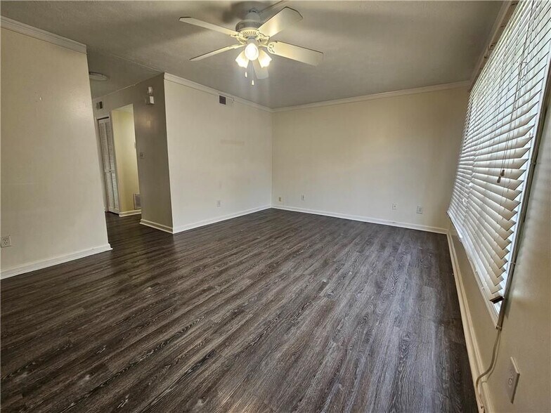 Building Photo - 1192 Ashborough Dr