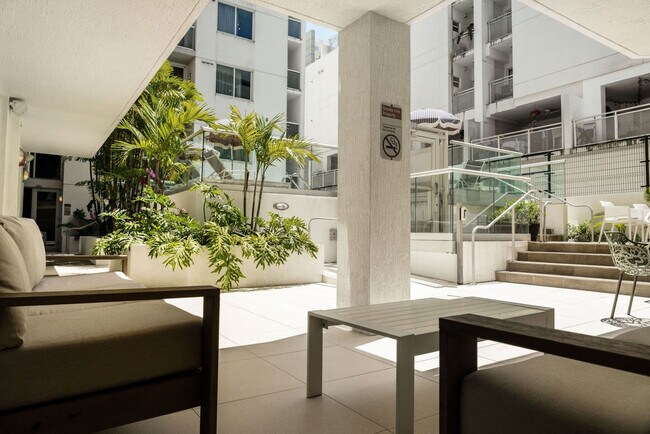 Building Photo - 1700 SW 2nd Ave