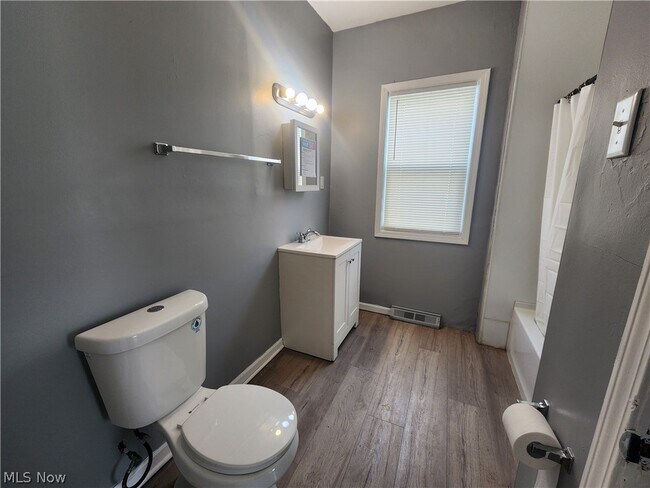 Building Photo - 3443 Regent Rd