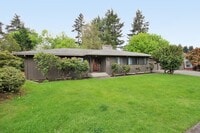 Building Photo - 2727 SE 58th Ave