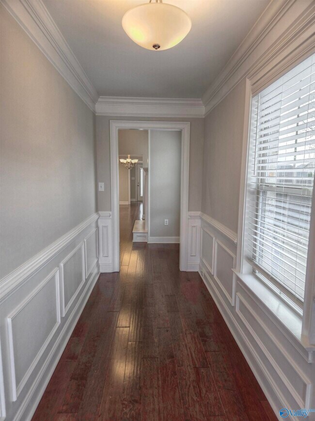 Building Photo - 223 Dustin Ln