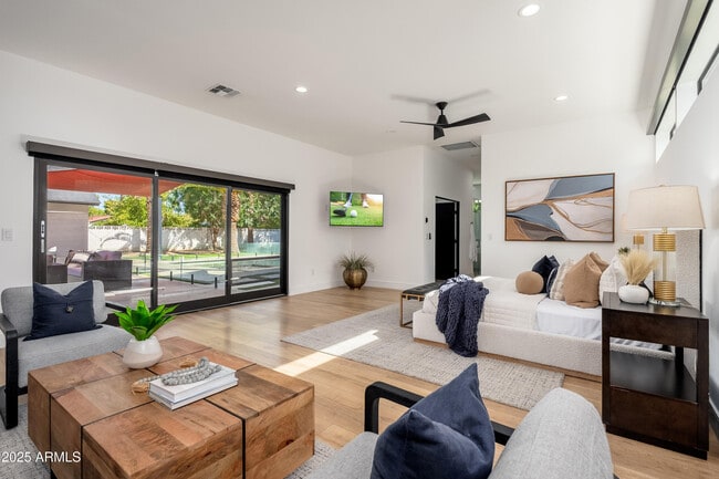 Building Photo - 4421 E Earll Dr