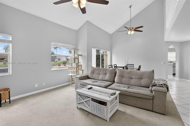 Building Photo - 9481 Oak Grove Cir