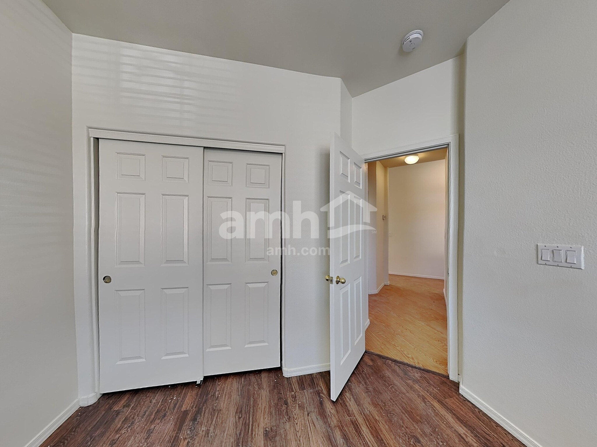 Building Photo - 8953 E Capri Ave