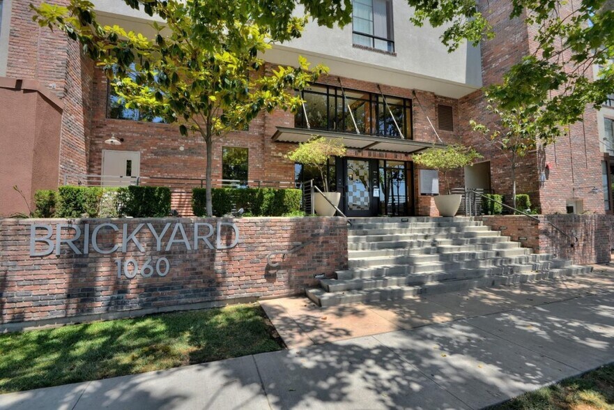 Building Photo - 1060 S 3rd St