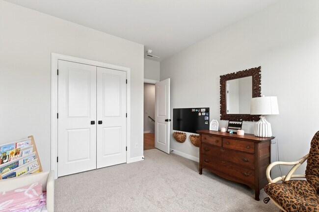 Building Photo - 4730 Cypress Tree Ln