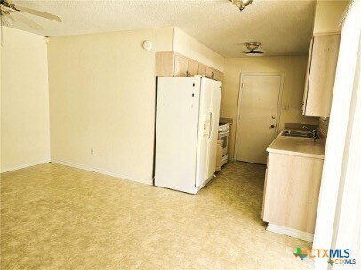 Building Photo - 305 Williams St