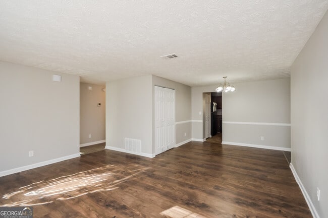 Building Photo - 5176 Martins Crossing Rd