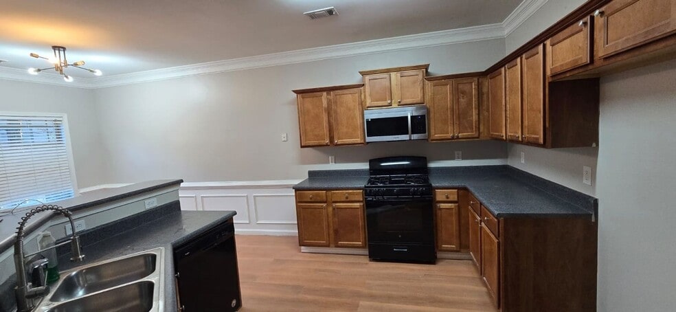 Building Photo - 1610 Chattahoochee Ct