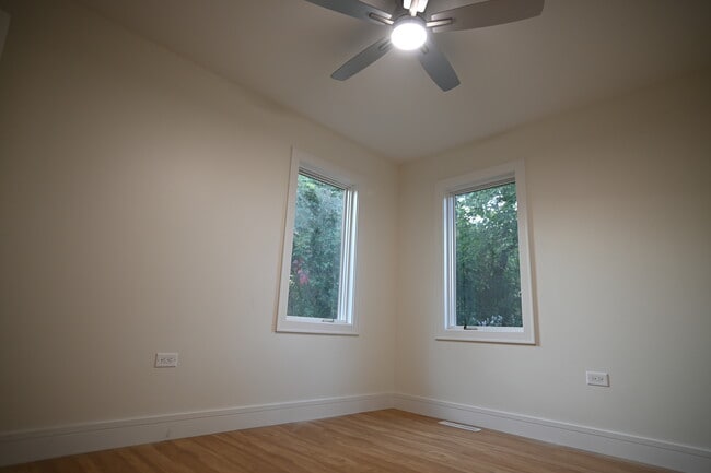 Building Photo - 37416 N Loretto Ave