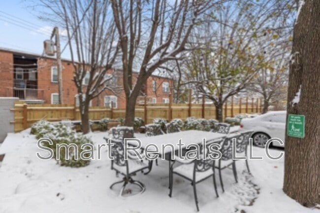 Building Photo - 4209 Ellenwood Ave