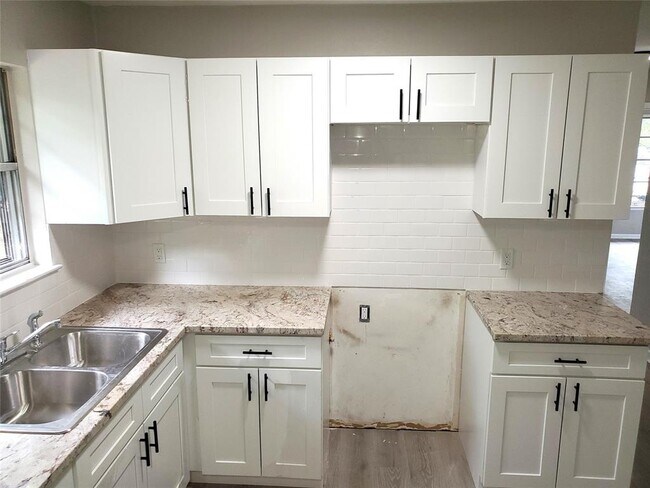 Building Photo - 8907 Shepard Dr