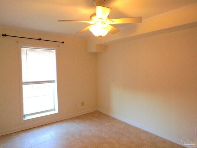 Building Photo - 710 Scenic Hwy