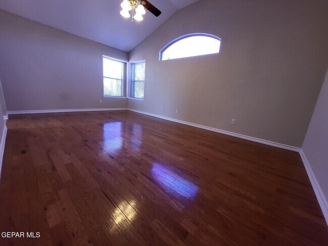 Building Photo - 7532 Plaza Taurina Dr