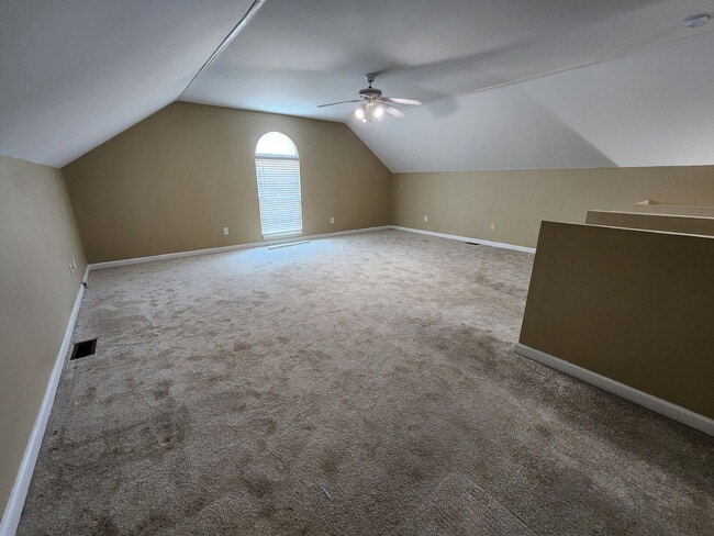 Building Photo - Station Camp Schools zoning! 3 bed with bonus room! Pet friendly!