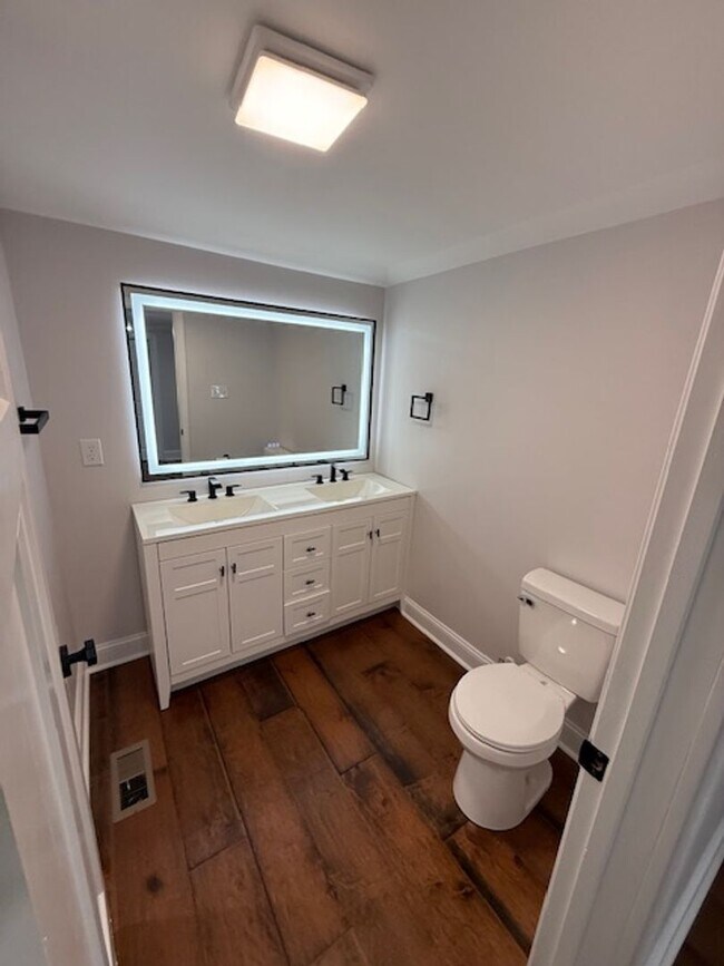 Building Photo - Country Charm Meets Modern Updates