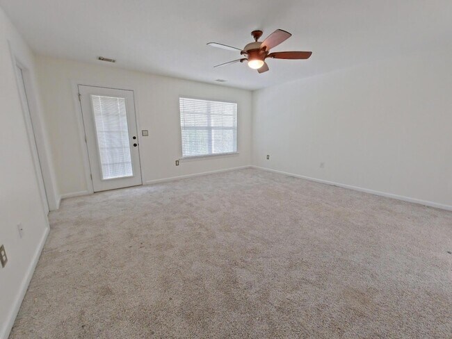 Building Photo - 933 Mitchell Ln