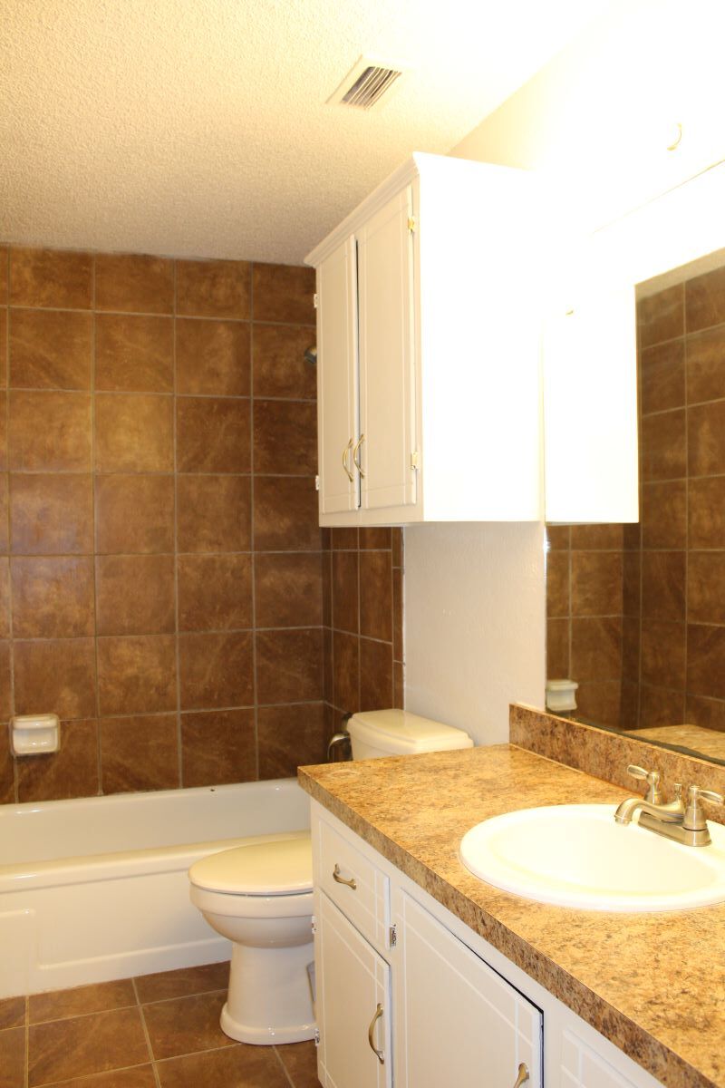 Master Bathroom - 1413 Center Dr