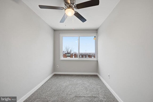 Building Photo - 7911 Bank St