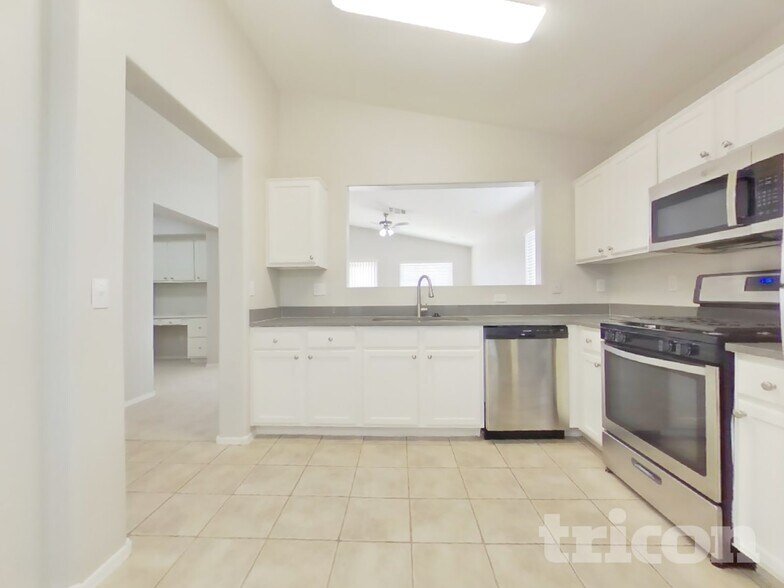 Building Photo - 30877 N Coral Bean Dr