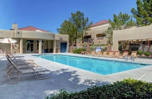 Building Photo - Beautiful First-Floor Summerlin Condo in La Posada – 2 Bed, 2 Bath with Private Patio