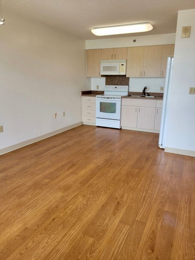 Building Photo - 94-302 Paiwa St. #1010