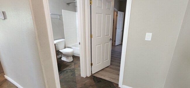 Building Photo - Lone Mountain Heights Luxury Living! 1st-m...