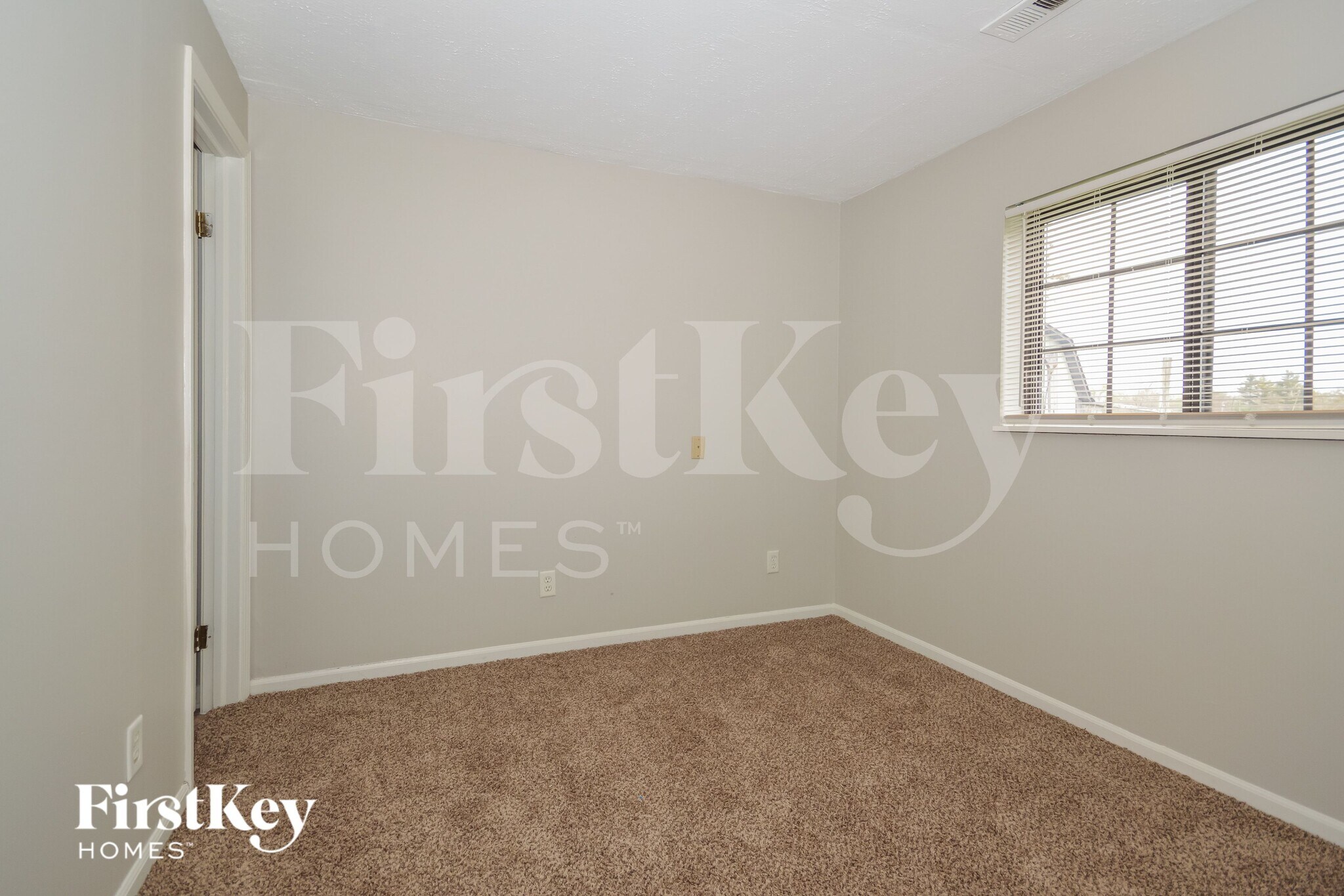 Building Photo - 4030 Harmony Dr