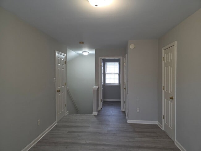 Building Photo - 235 Winding Canyon Dr