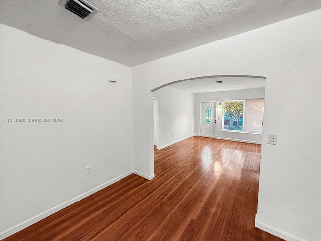 Building Photo - 1575 SW 12th Ave