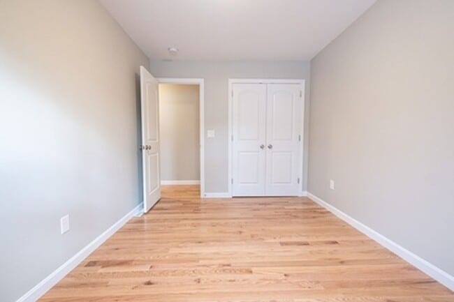 Building Photo - Beautiful Duplex in the Heart of Indian Or...