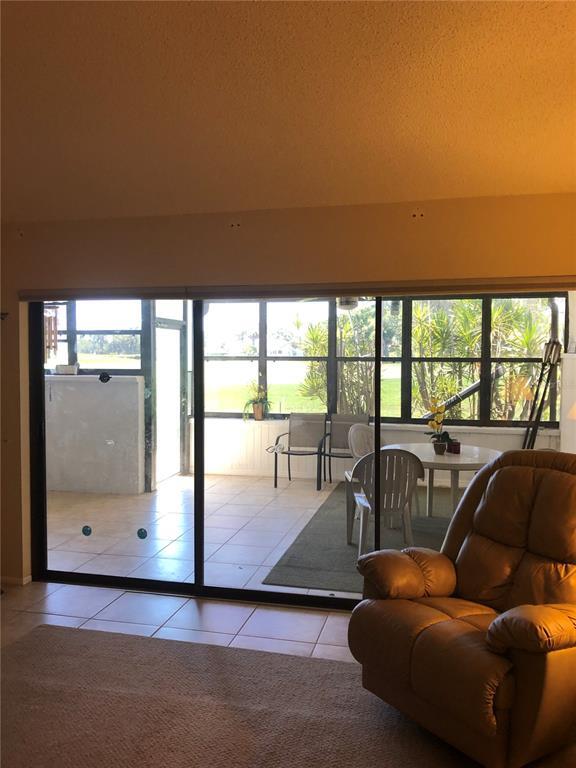 Building Photo - 4644 La Jolla Dr
