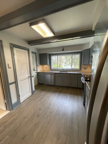 Building Photo - 723 Limekiln Pike