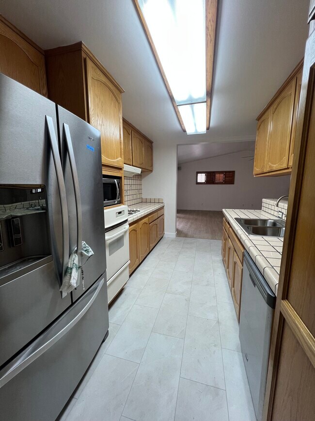 Building Photo - 4053 Mt Barnard Ave