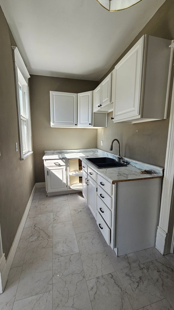 Building Photo - 415 N Maple Ave