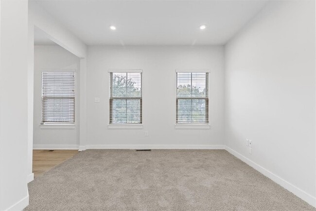 Building Photo - 118 Hamilton Dr