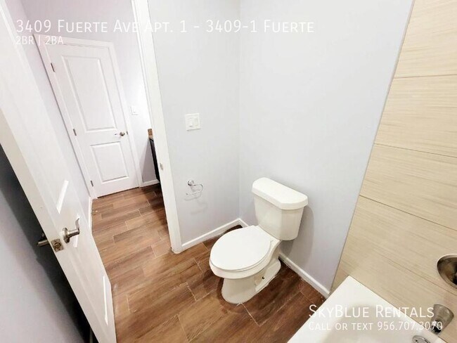 Building Photo - 3409 Fuerte Ave
