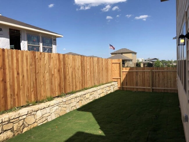 Building Photo - 1910 Crimson Rosella Trl