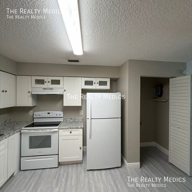 Building Photo - 2020 NW 43rd St