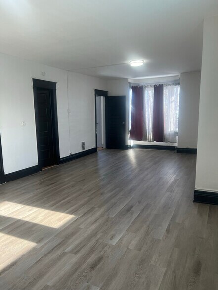 Building Photo - 40 Moselle St