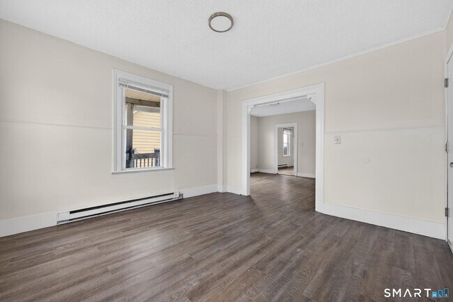 Building Photo - 27 Beacon St