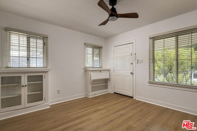 Building Photo - 5126 Windermere Ave