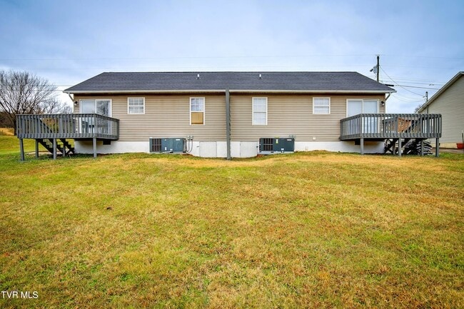 Building Photo - 754 Old Stage Rd