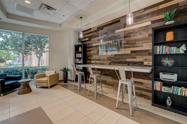 Building Photo - 26 E Serene Ave